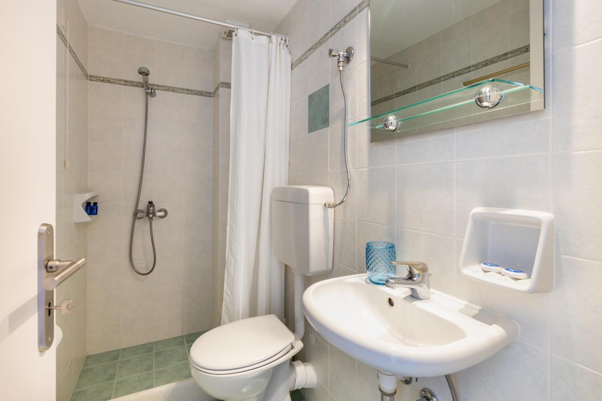 Hotel Dina Parikia  Bagian luar foto